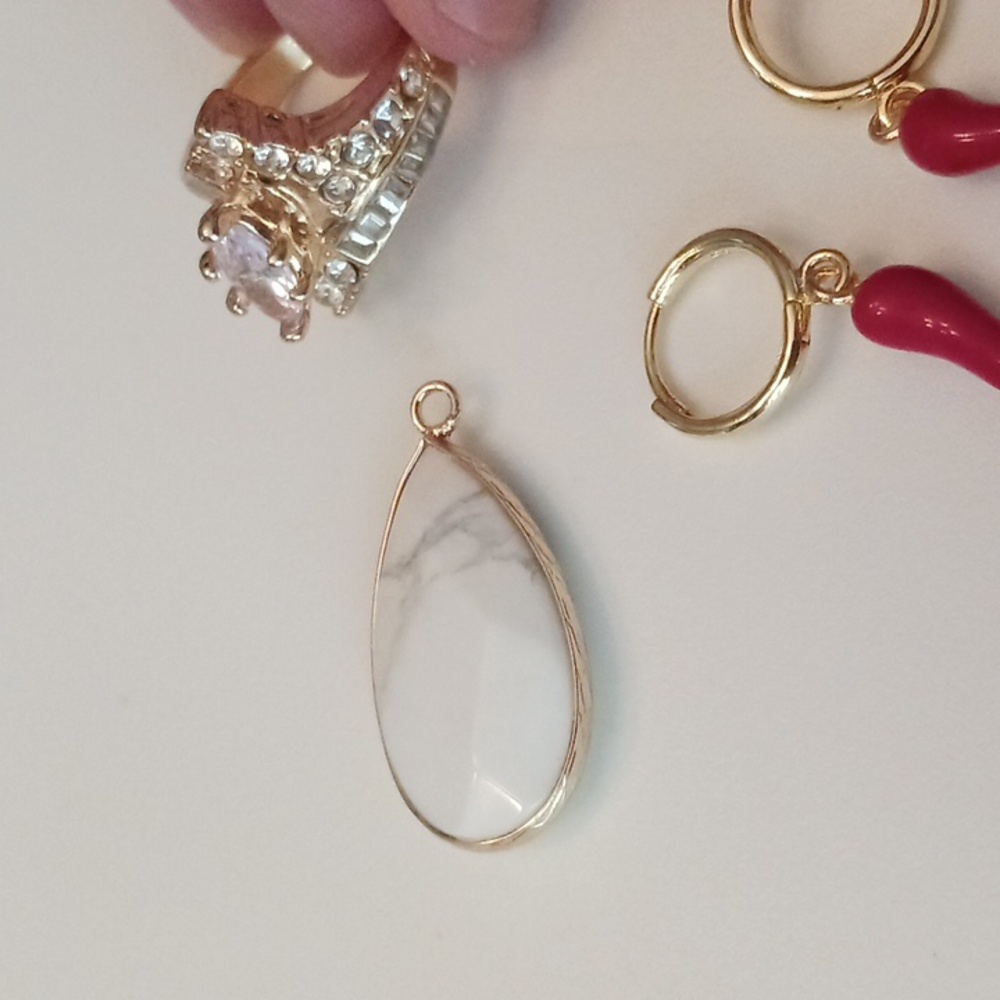 Jewelry bundle - Picture 3 of 3